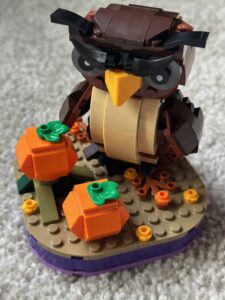 lego owl closeup 