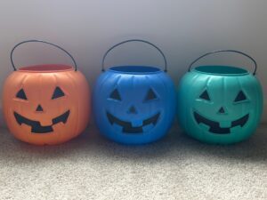 what does a blue pumpkin on halloween mean